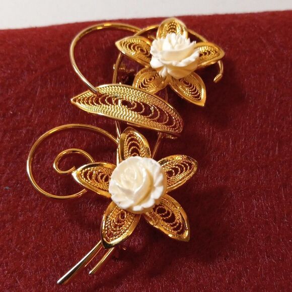 Vintage Gold Tone Floral Brooch - Picture 1 of 5